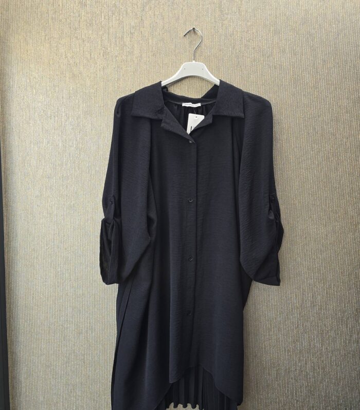 blouse grote maat 46 tm 52 plisse achterkant zwart