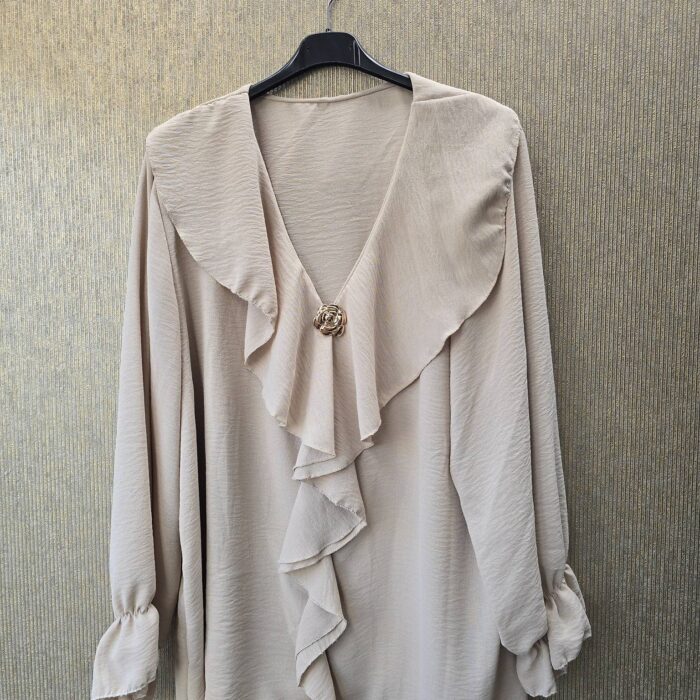 blouse roesel met gouden detail grote maat 46 tm 52 beige