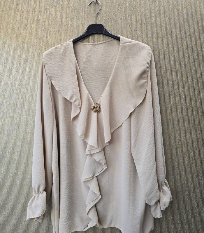 blouse roesel met gouden detail grote maat 46 tm 52 beige