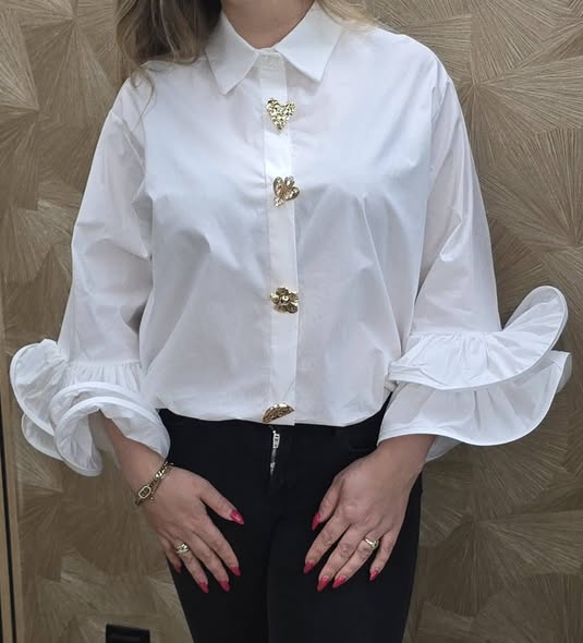 blouse  met roesel mouwen en gouden knopen 1 maat wit