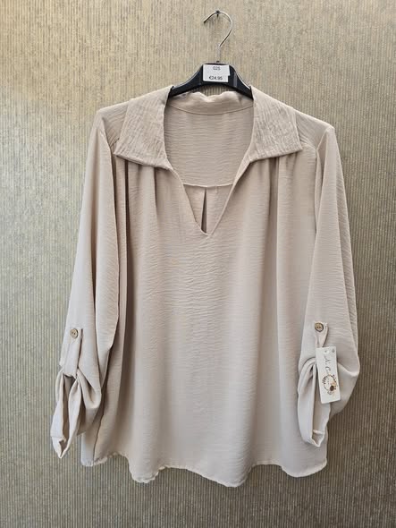 blouse met  kraag 1 maat beige