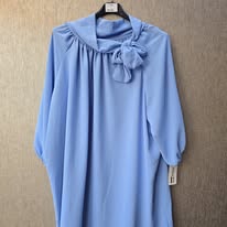 blouse met strik maat 48 tm 54 blauw