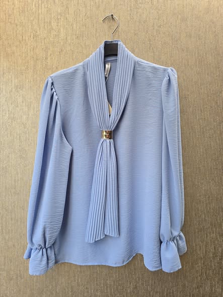 blouse met strik pliche blauw